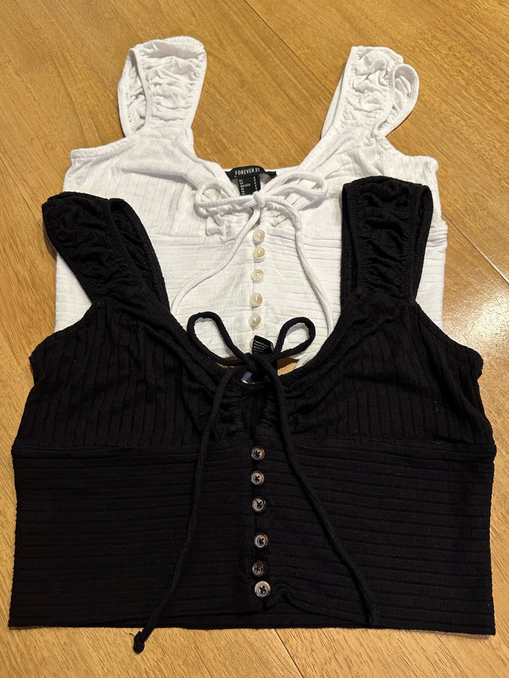 Forever 21 Set of Black & White Ribbed Button-Front Crop Tops Size Small